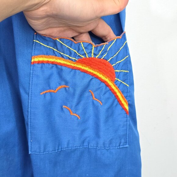 1970s Vintage Blue Front Zip Sun Bird Embroidered Pockets Duster Housedress USA - Picture 4 of 6